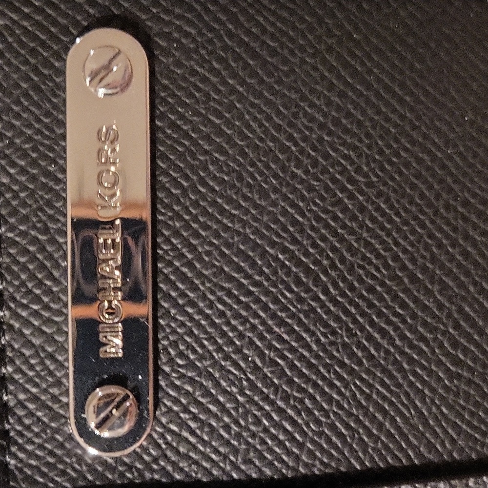 🖤LIKE NEW! Michael Kors Black and Gray Monogram Wristlet / Crossbody Bag! - Picture 2 of 8